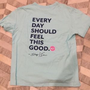 Vineyard Vines t-shirt.